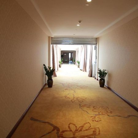 โรงแรมเวียนนา เซี่ยงไฮ้ สนามบินผูตง ภายนอก รูปภาพ
